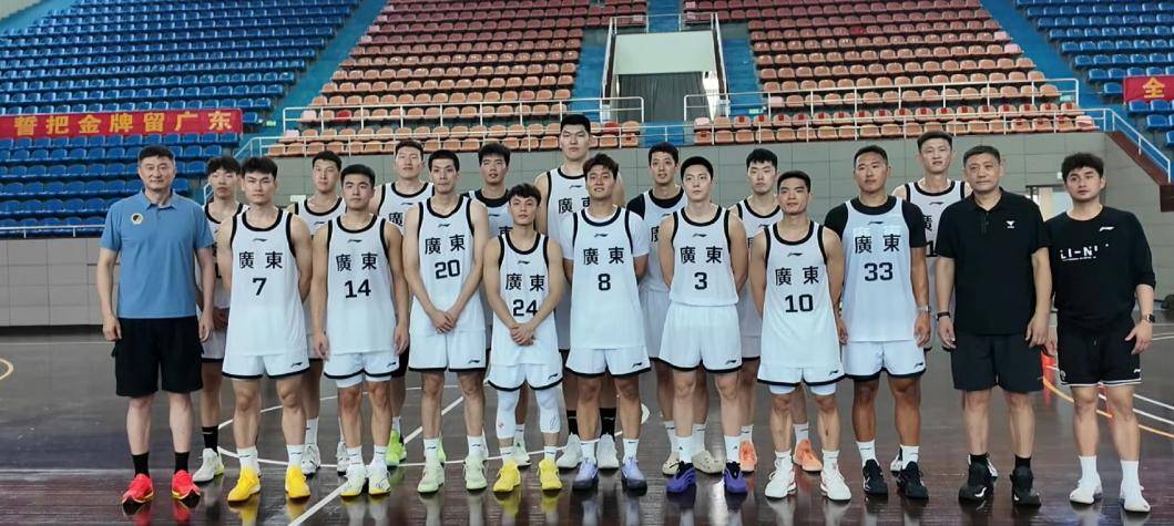 PANDA-包含赛地聚焦——NBA常规赛窗口期热度飙升,江苏男篮再遭质疑,质疑声四起,数据层面出现新趋势的词条