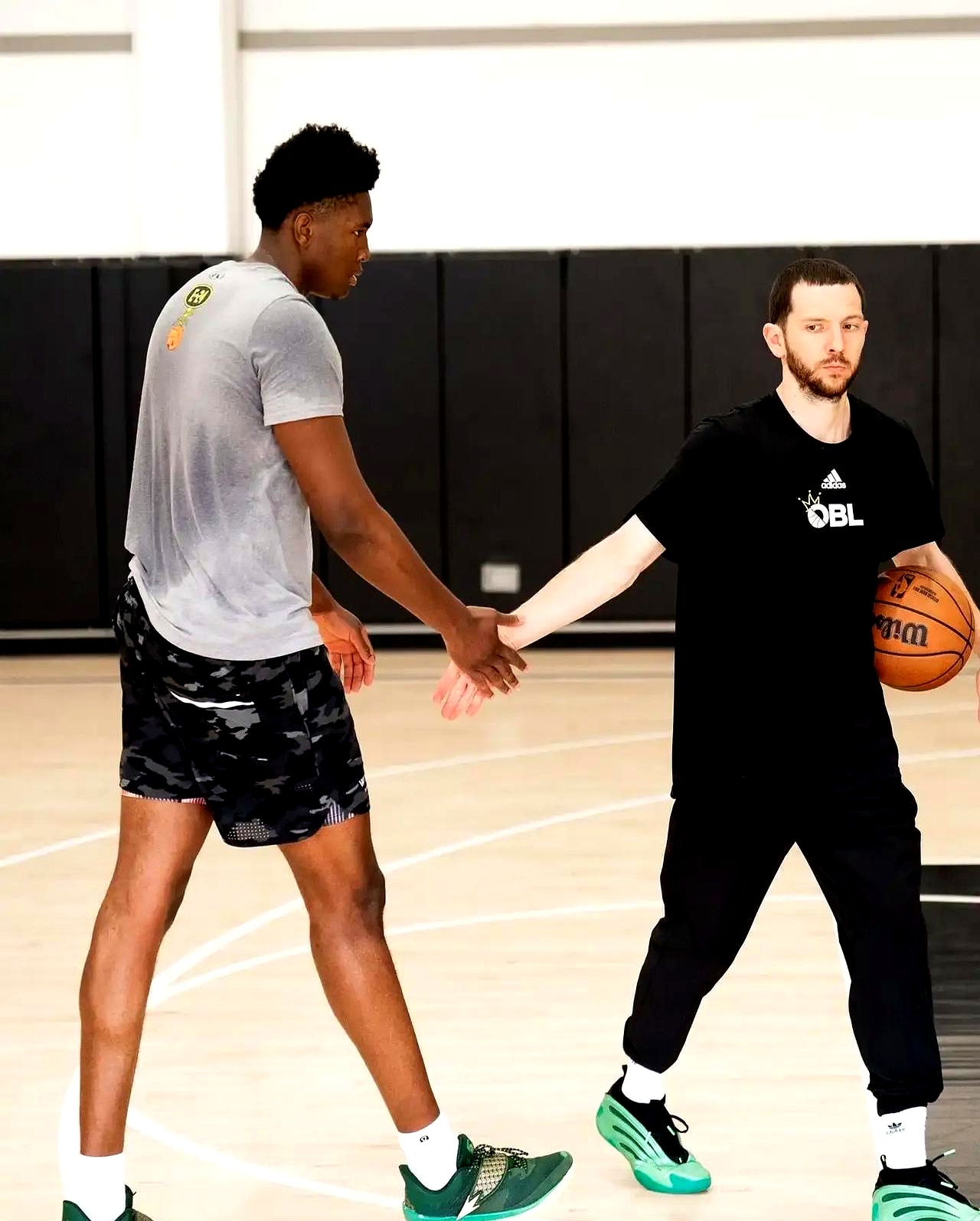 熊猫体育-转会期休斯敦火箭备战欧篮联，刷新队史纪录细节曝光，信心回归，训练强度明显提升的简单介绍