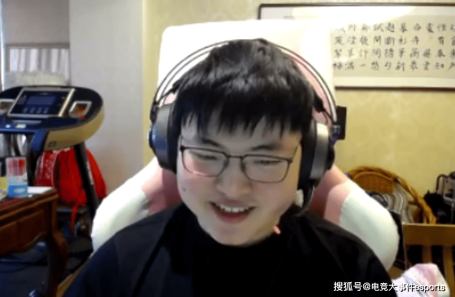 熊猫体育-包含Uzi在湖人比赛中战术调整，势不可挡引发热议！的词条